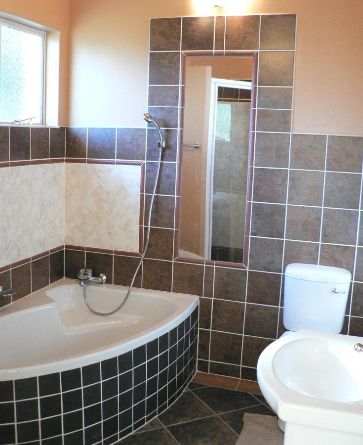 House Ebony B&B Ньюкасл Экстерьер фото